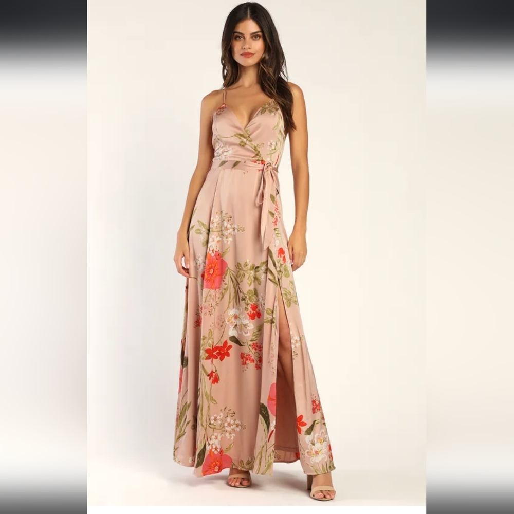 NWT Lulu's Still the One Satin Blush Floral Print Maxi, size large